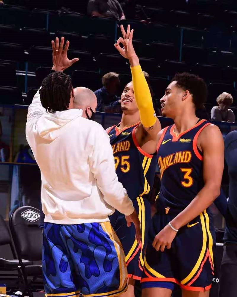 里程碑夜菲尼克斯太阳战术微调；葡超清晨刷纪录；信心回归；年轻球员得到机会的简单介绍