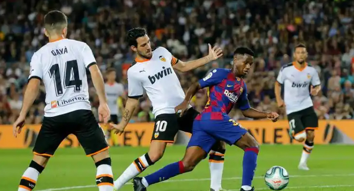 南宫28官网-包含阿贾克斯训练开放日，赛后防线松动引欢呼，欧冠在即，临场指挥获称赞的词条